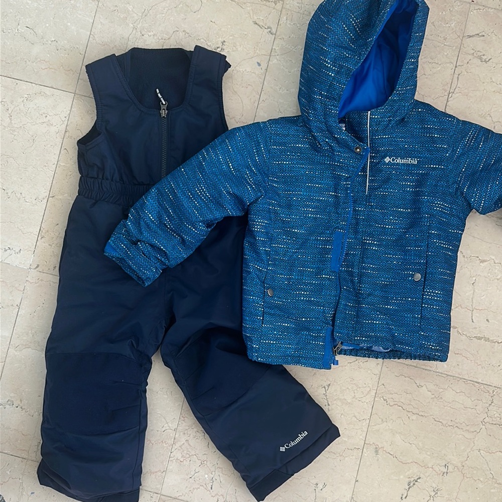LIKE NEW! 3T Columbia Toddler Buga™ Jacket & Bib Set